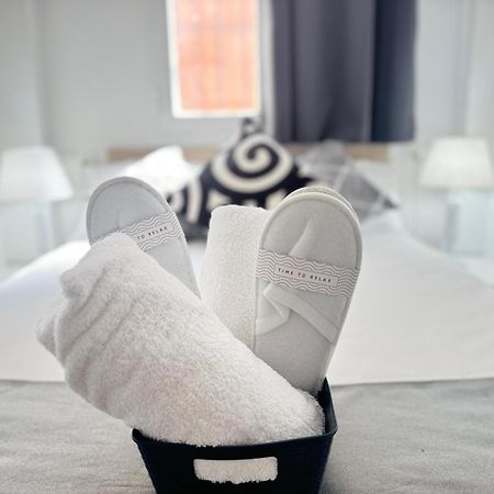 Cinco Torres Suites Madrid Extérieur photo